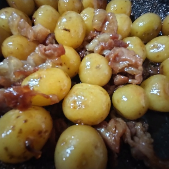 豚薄切り肉と小粒 ジャガイモの蜂蜜甘辛煮